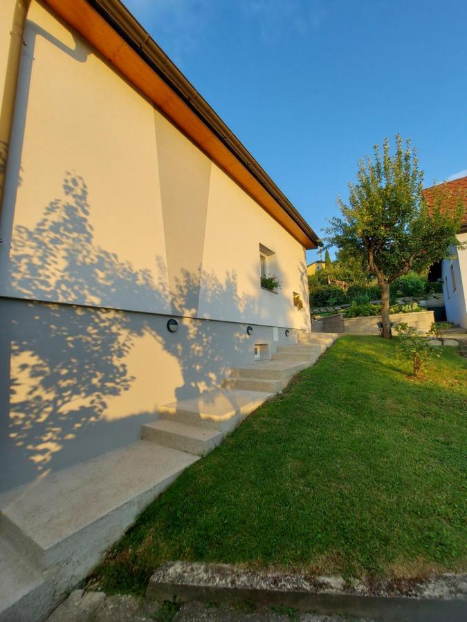 Privatzimmer Roland Hutten Екстер'єр фото