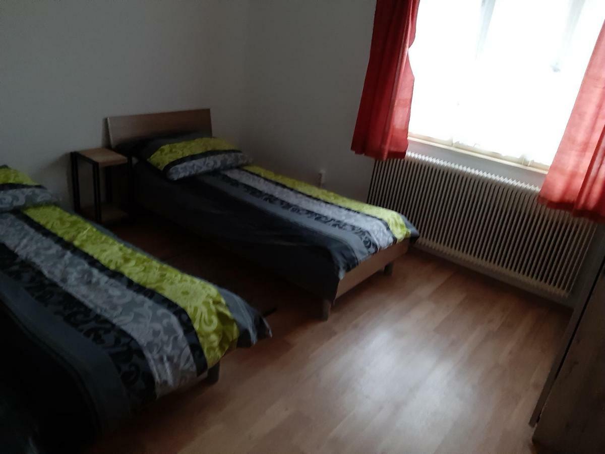 Privatzimmer Roland Hutten Екстер'єр фото